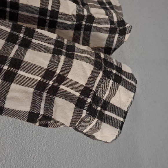 American Eagle Boyfriend Fit Plaid Flannel - Picture 5 of 6